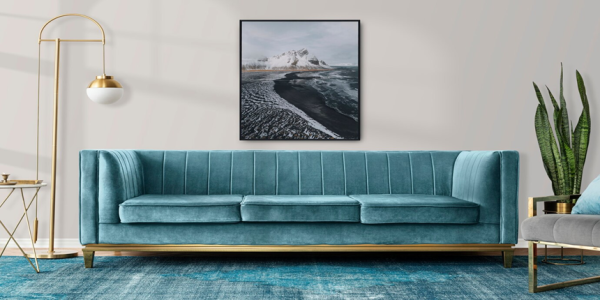 How to Choose the Perfect Metal Wall Art for Your Living Room Theme